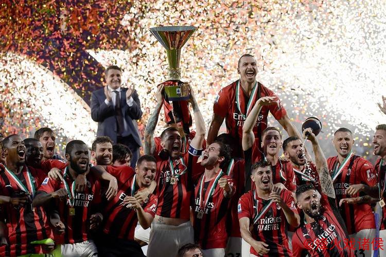 伊布晒冠军数：15赛季豪取13座联赛桂冠