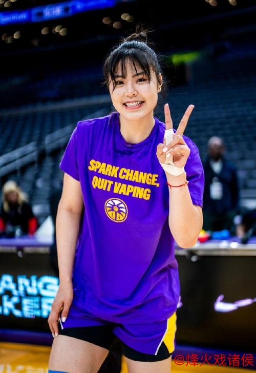 火花主教练:李月汝职业态度令人惊叹不已 火花主教练:李月汝职业态度令人惊叹不已