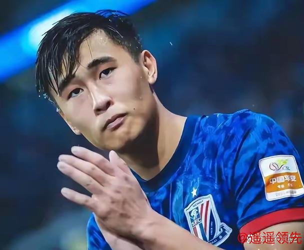 流年不利！中国男足26岁天才戴伟浚再次重伤，膝盖伤情严重令人担忧