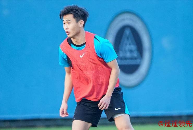 流年不利！中国男足26岁天才戴伟浚再次重伤，膝盖伤情严重令人担忧