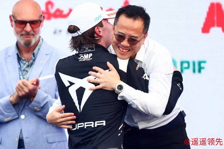 捷凯许家泰走进校园 与华南理工大学赛车队交流